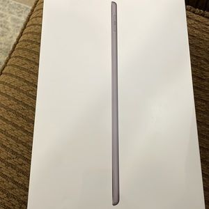 Brand new in the box iPad (7th Generation) Wi-Fi+ Celluar